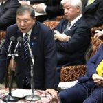石破茂首相の車が警備車両と衝突、けが人なし